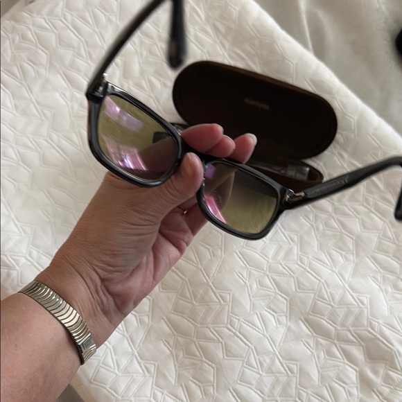 Tom Ford Black Sunglasses with Case - Picture 3 of 7